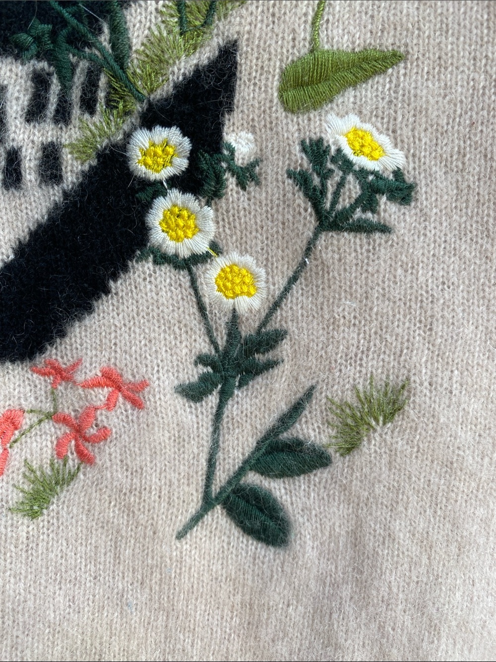 Skull Cashmere Pale Pink Crewneck Sweater with Floral Embroidery Skull  Motif - Picture 6 of 13